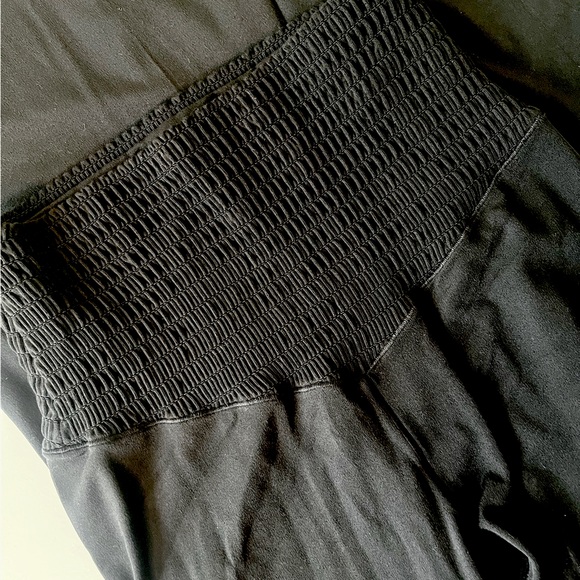 Aerie Offline Real Me Super Flare Smocked High Rise Leggings - Black NWOT - Picture 8 of 8